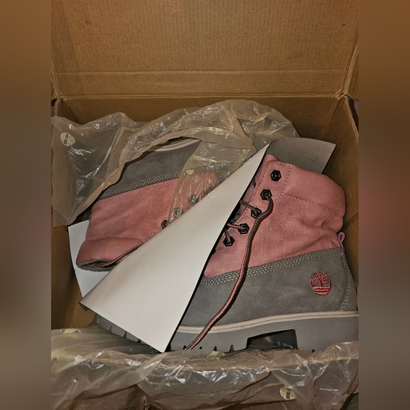 Timberlain Boots - Picture 6 of 10